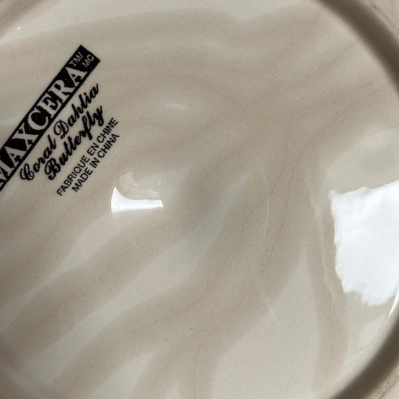 *SOLD*  3x Maxcera hand painted lunch plates - Picture 2 of 3